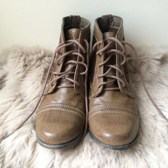 BN Wanted Brown Crochet Boots - Picture 4 of 5